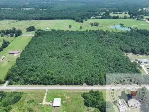 27.6-Acre Land Tract in Maud, TX