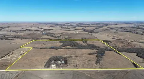 Diverse Land Parcel Near Eskridge