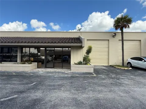 Hialeah Office/Warehouse Flex Space