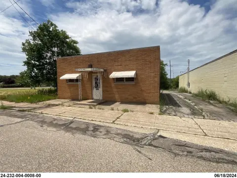 Commercial Building in Muskegon, MI