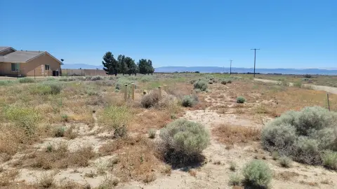 Land in Antelope Acres