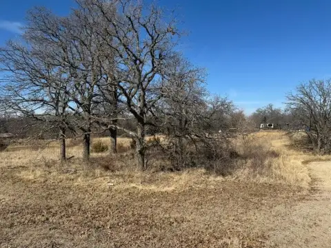 Residential Land in McLoud, OK
