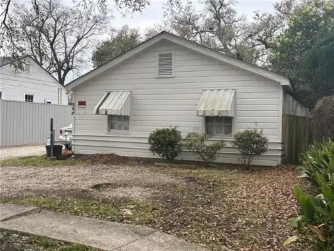 Jefferson, LA Cottage Triplex