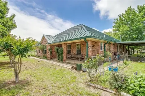 Covington, TX Farm/Ranch with Home