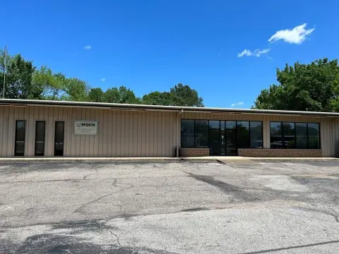 Spacious Commercial Property with Showroom