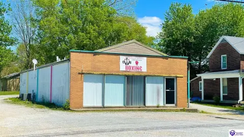 Commercial Building in Campbellsville, KY
