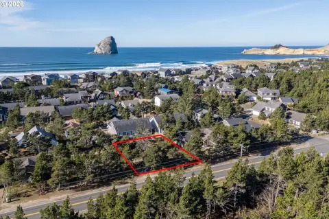 Land in Kiwanda Shores