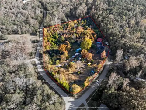 Acreage with Workshop Near Downtown