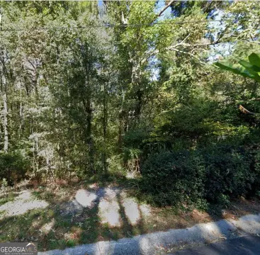 Residential Land in Snellville, GA