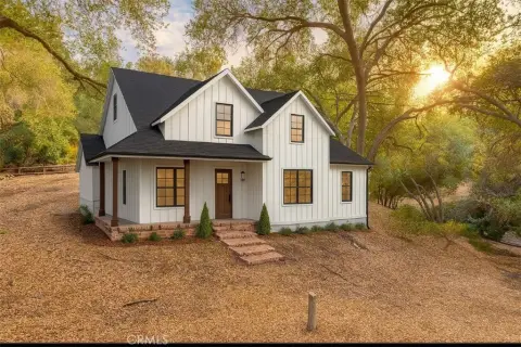 Woodland Hills Buildable Lot Opportunity