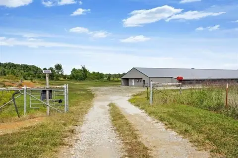 Turnkey Poultry Farm on 40 Acres