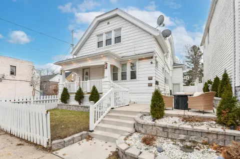 Well-Maintained Southside Milwaukee Duplex