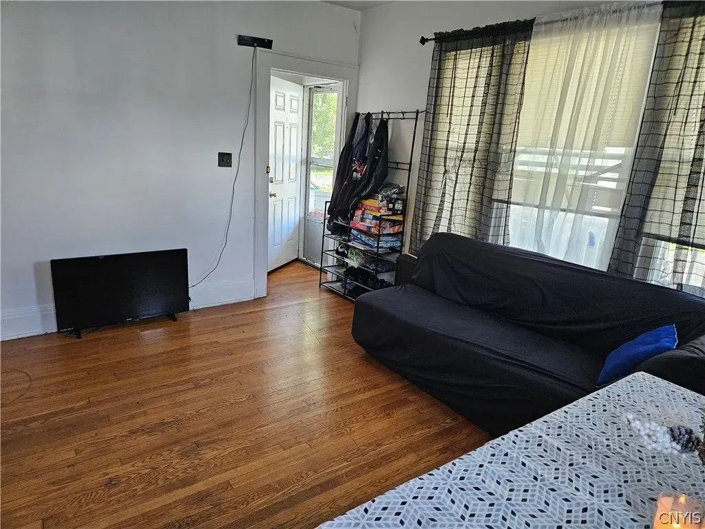 Picture 3