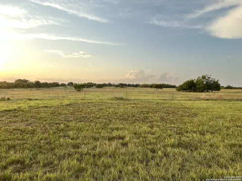 La Vernia 10 Acre Land