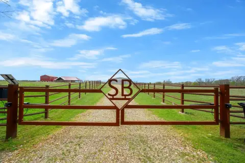 Oklahoma Ranch with Bunkhouse