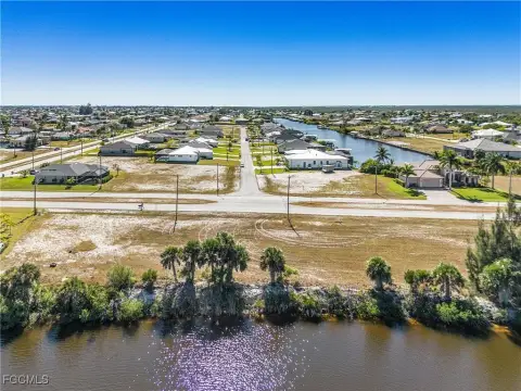 Waterfront Lot in Cape Coral
