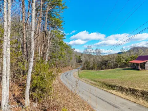 Englewood, TN: 5.85 Acre Land