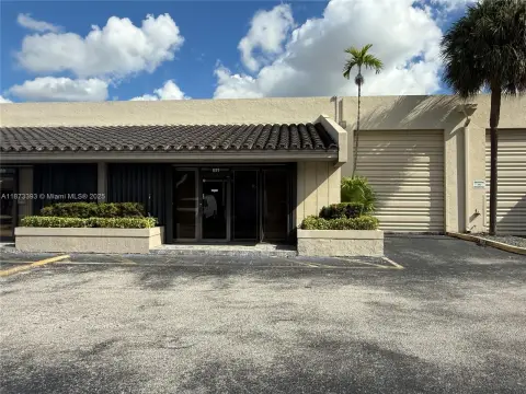 Hialeah Office/Warehouse Flex Space