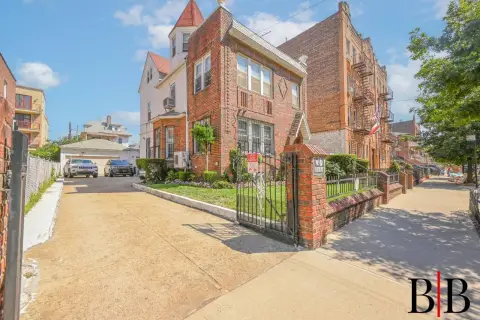Oversized Property in Bensonhurst, Brooklyn