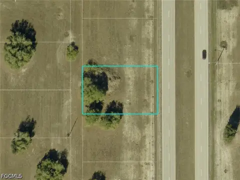 Commercial Land for Office Use