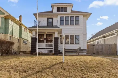 Renovated Milwaukee Duplex For Sale