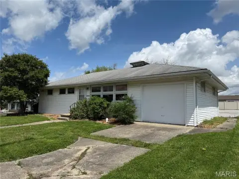 Commercial Land in High-Traffic Location