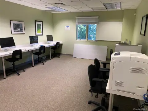 Office Space in Dix Hills