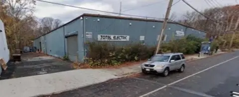 Column-Free Warehouse Space