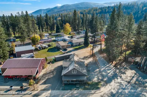 Mixed-Use Property in Pinehurst, ID
