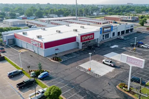 Lawton, OK Shopping Center For Sale