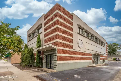 Downtown Wilmington Executive Office Suite