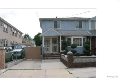 2-Unit Duplex with Driveway