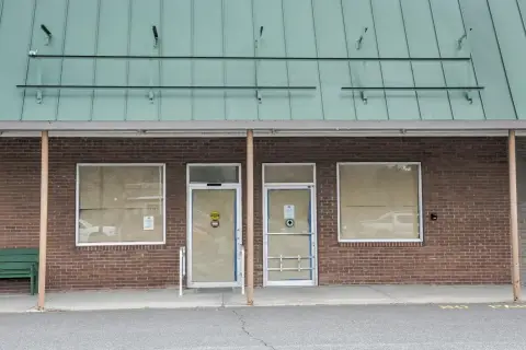 Retail Space in High-Traffic Plaza