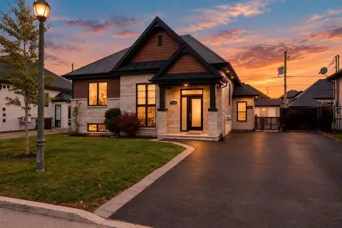 Duplex with Independent Apartment