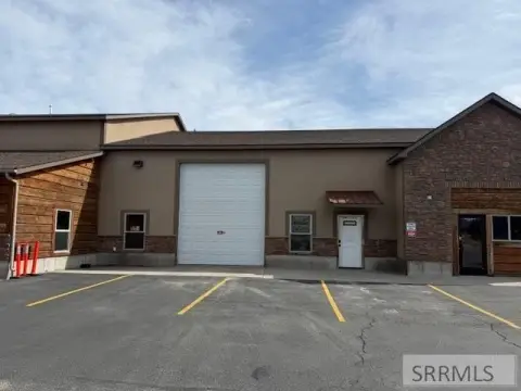 Rexburg Commercial Shop with Offices