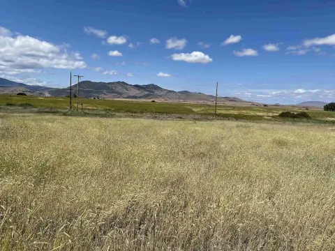 Montague, CA - Ready to Build