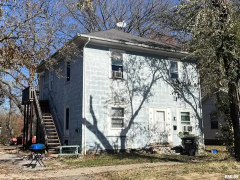 Carbondale Duplex Near Hospital