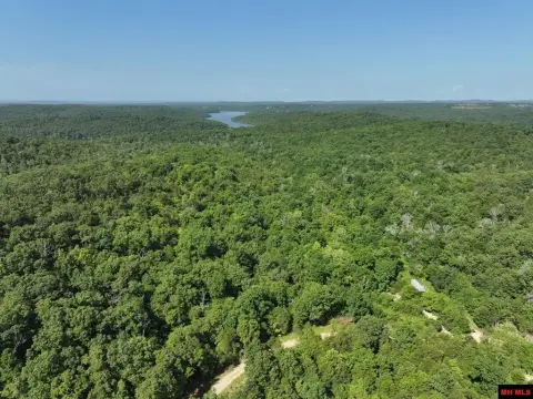 Secluded Acreage Near Bull Shoals