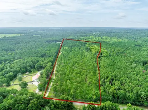 Hunting Land with Well and Power