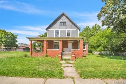 Spacious Farmhouse with Original Charm