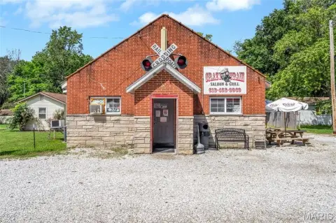 Turn-Key Bar and Restaurant Opportunity