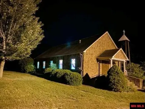 Omaha, AR Mixed-Use Property