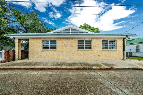 Downtown Houma Versatile Brick Building