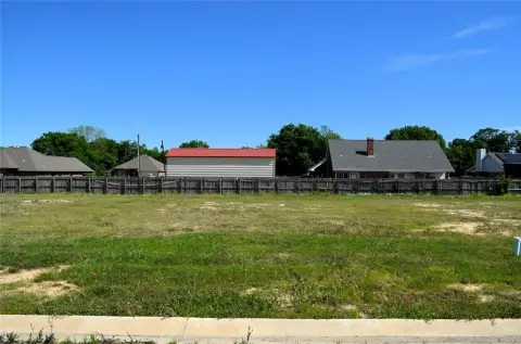 Residential Lot in Mabank, TX