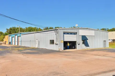 Union City Automotive/Warehouse Facility