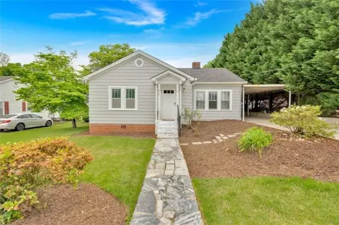 Renovated Mixed-Use Bungalow in Cartersville