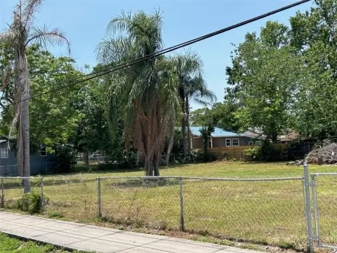 Residential Land in Orlando, FL
