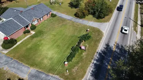 Elgin Commercial Live/Work Opportunity