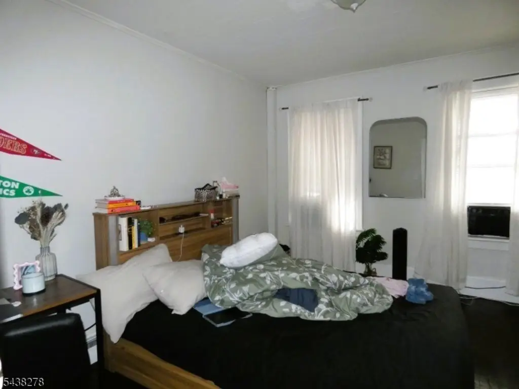 Picture 4