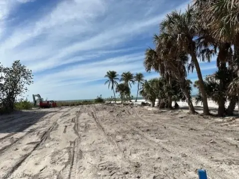 Beachfront Lot in Fort Myers